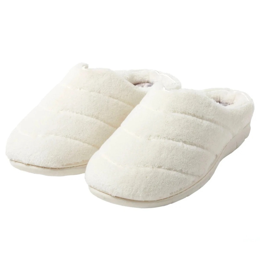 Dearfoams Women's Cream Plush Slippers